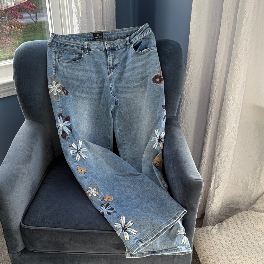 Floral Embroidered Blue Jeans (12)